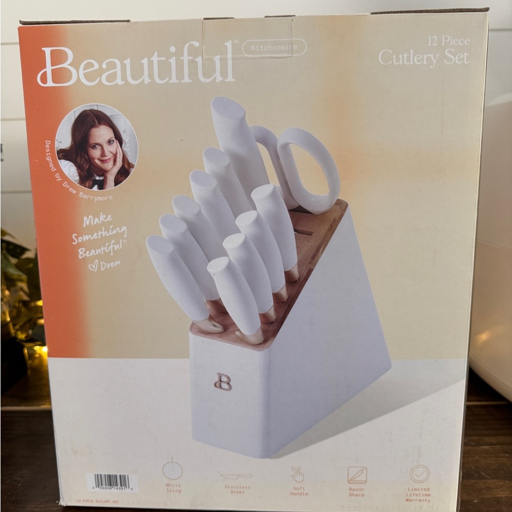 Beautiful Kitchenware White Cutlery Set - Picture 4 of 4